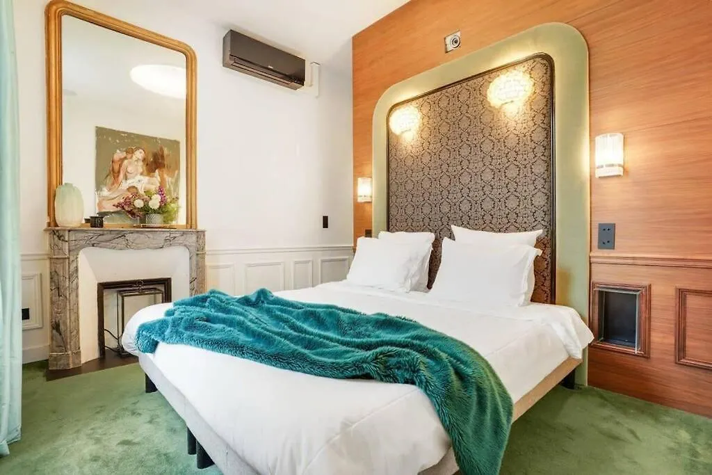 Luxurious Penthouse Close To Champs Elysees And Fr דירה