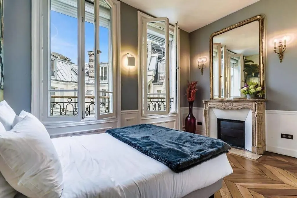 Luxurious Penthouse Close To Champs Elysees And Fr Apartment